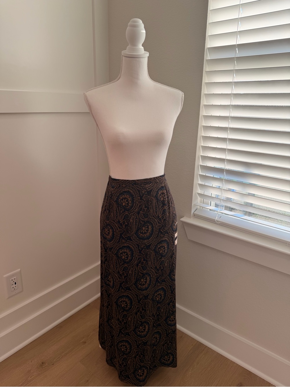 Sag Harbor Black and Brown Paisley Midi Skirt